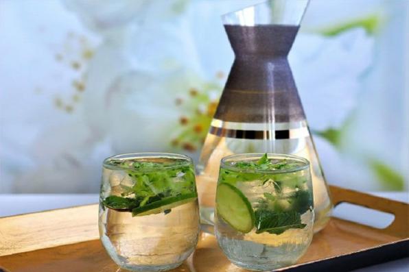 کاهش رفلاکس معده با مصرف عرق نعنا